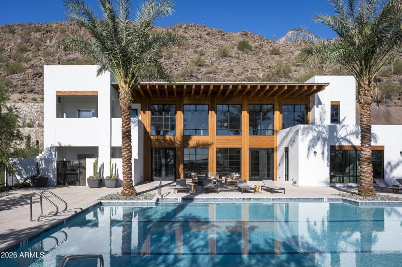 049_Phoenician Clubhouse