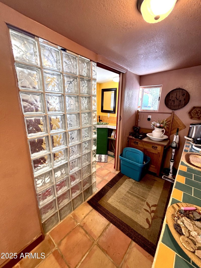 851 N Washington Entryway main house