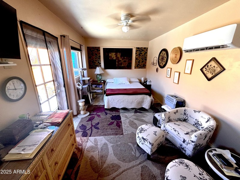 851 N Washington Casita bedroom
