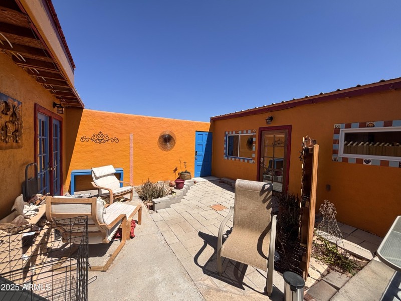 851 N Washington Casita Courtyard