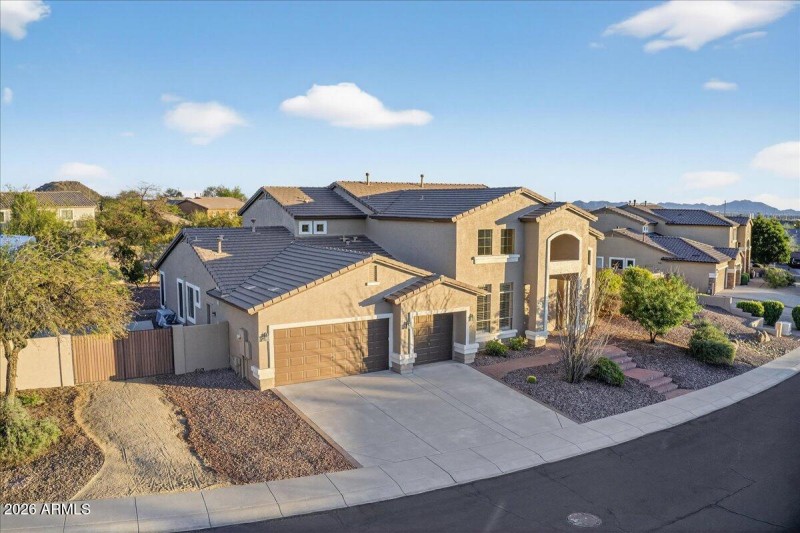 05-7855 E Kenwood St_RedHogMedia