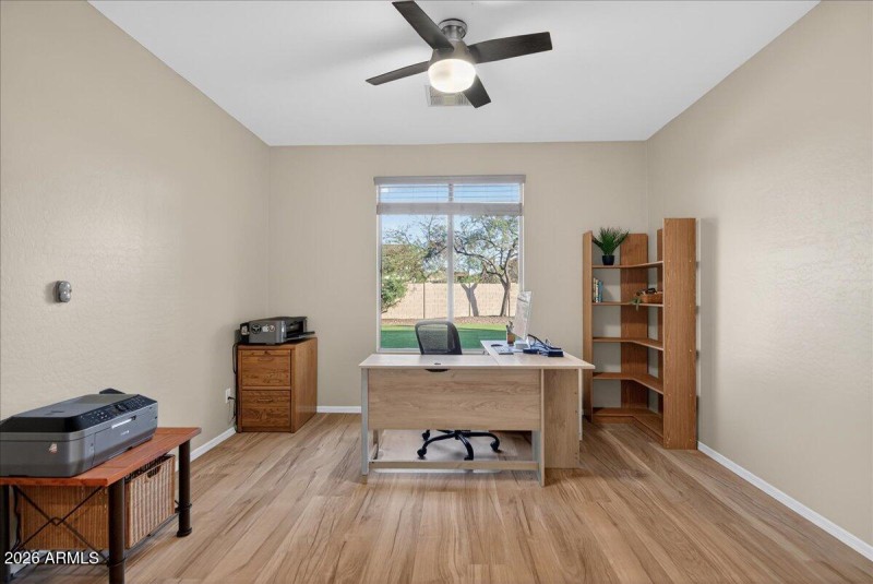 26-7855 E Kenwood St_RedHogMedia