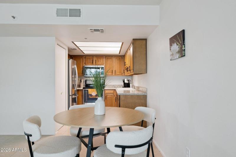 5-web-or-mls-7950-e-camelback-rd-bldg-28