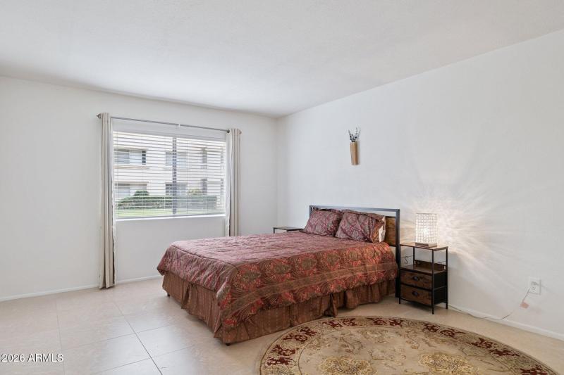 8-web-or-mls-7950-e-camelback-rd-bldg-28