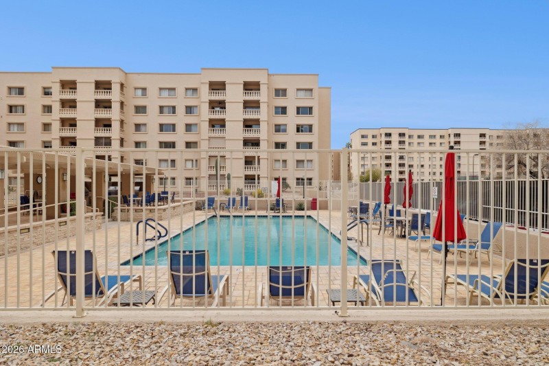 18-web-or-mls-7950-e-camelback-rd-bldg-2