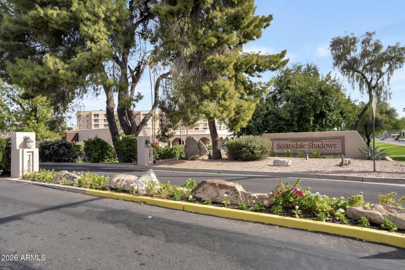 20-web-or-mls-7950-e-camelback-rd-bldg-2