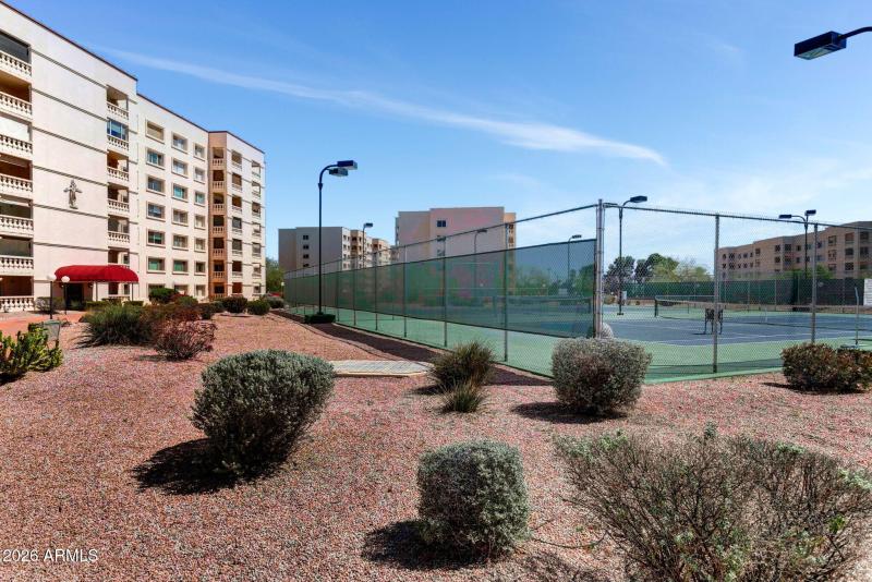 25-web-or-mls-7950-e-camelback-rd-bldg-2