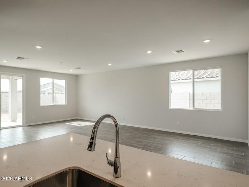 19_New-Home-For-Sale-Maricopa_AZ-LaR-68