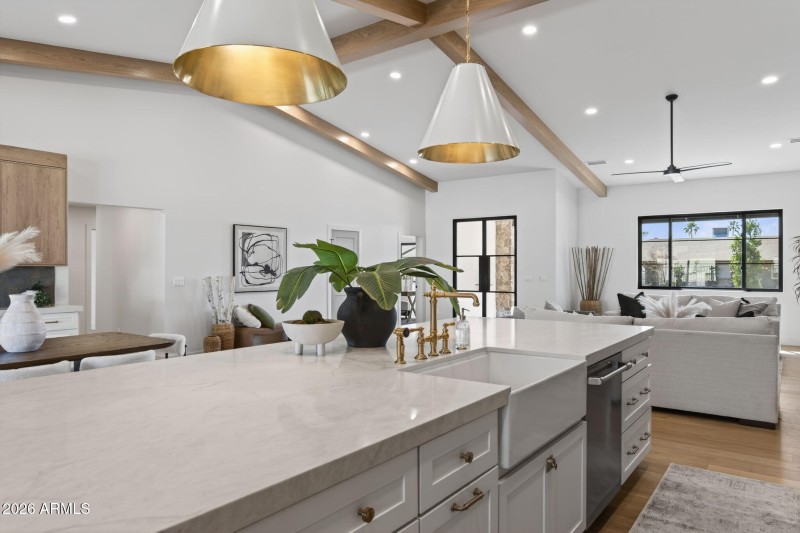 22-web-or-mls-017_REK00666