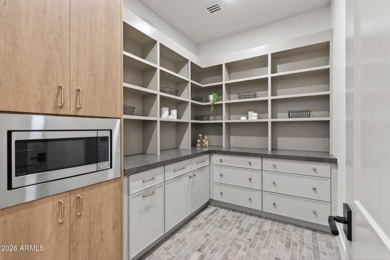 25-web-or-mls-022_REK00695