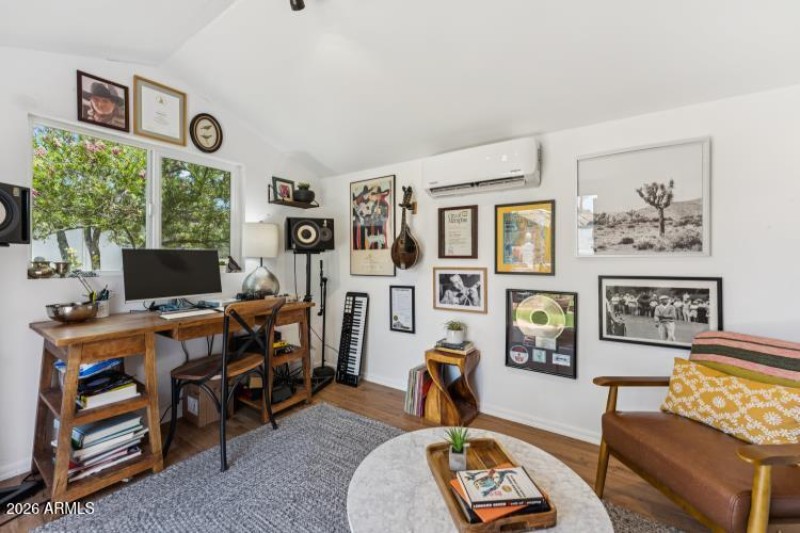 Flex Interior w/Window