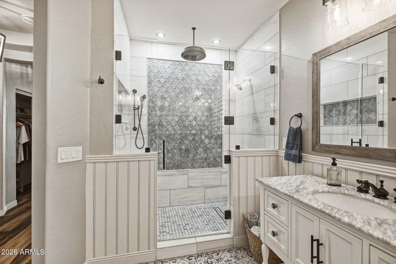 Maeble master shower