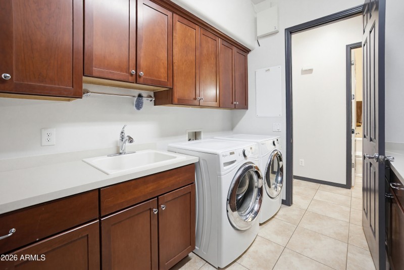 26657 W Mohawk Ln-10