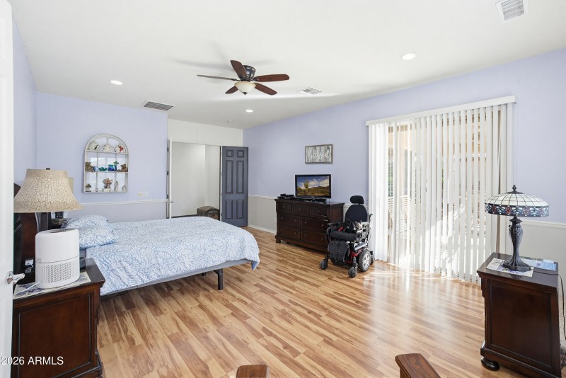 26657 W Mohawk Ln-14