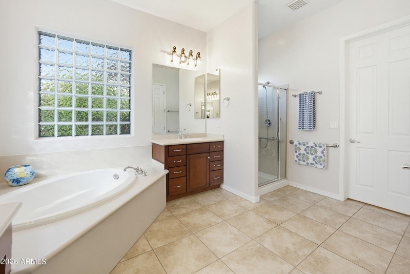 26657 W Mohawk Ln-17