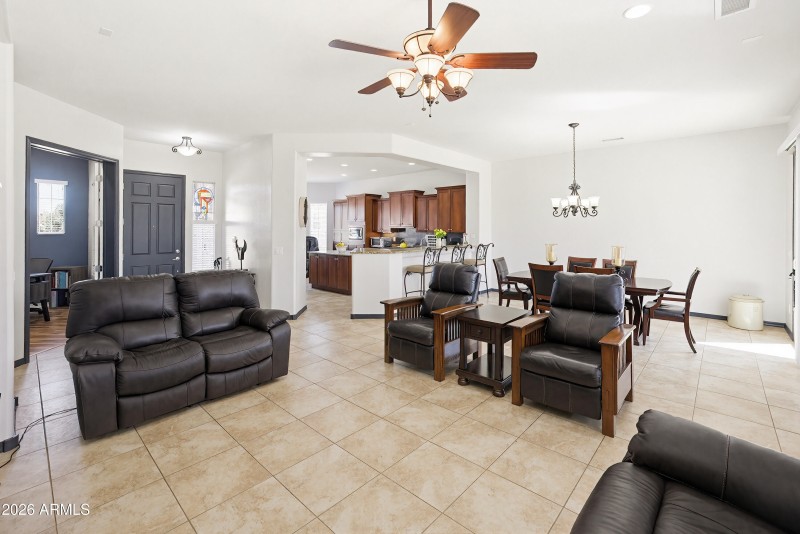 26657 W Mohawk Ln-23