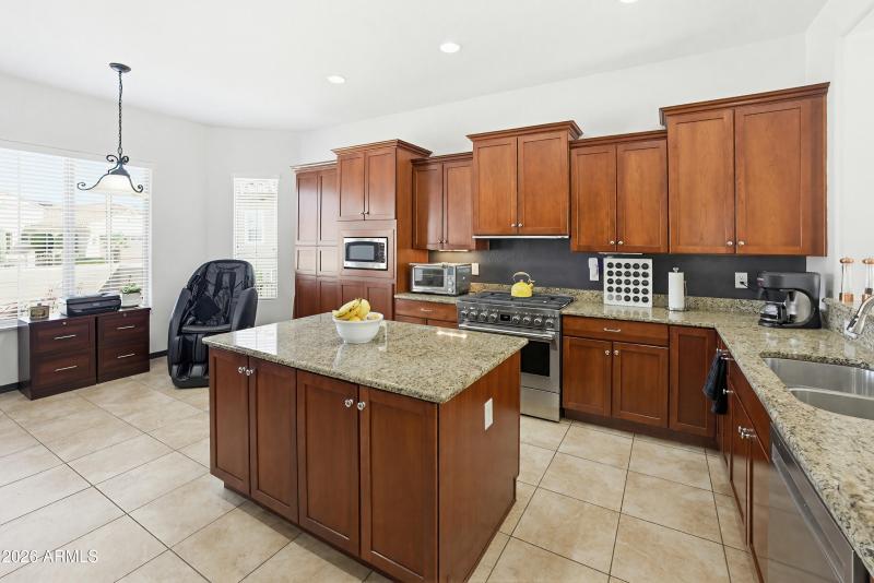 26657 W Mohawk Ln-29