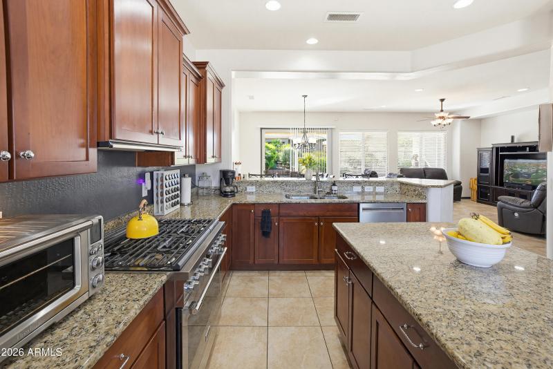 26657 W Mohawk Ln-33