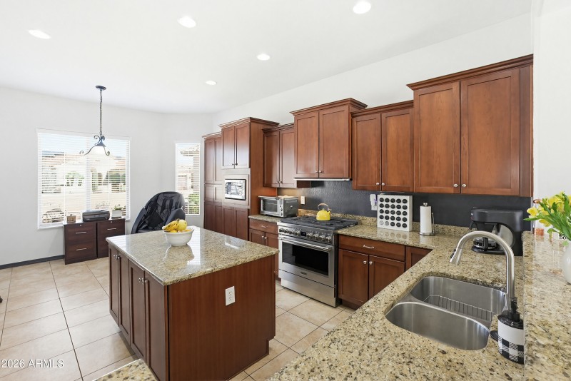 26657 W Mohawk Ln-36