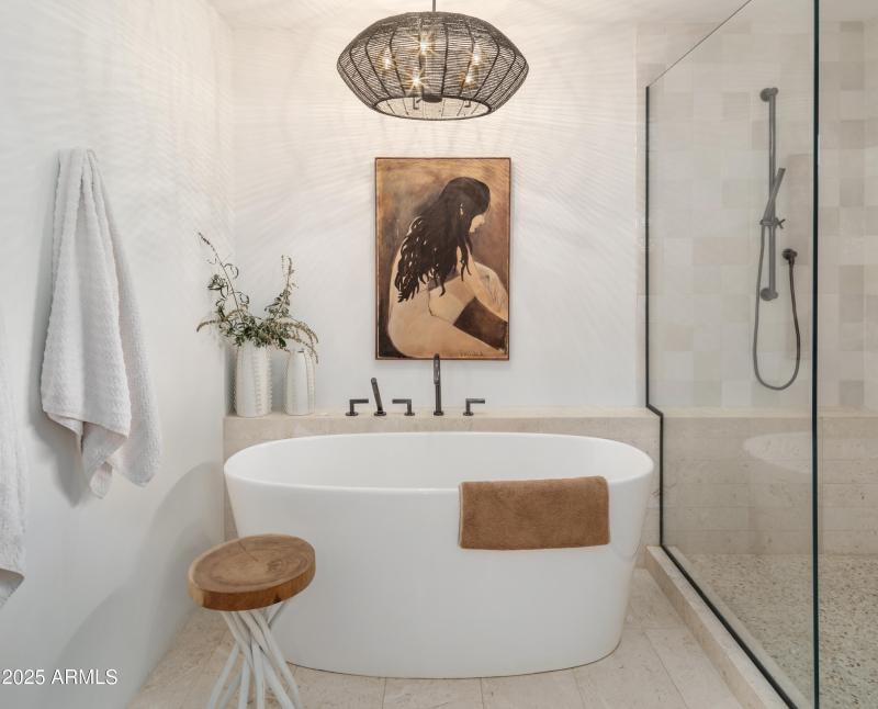 MoreauSedona-MainBathroom2