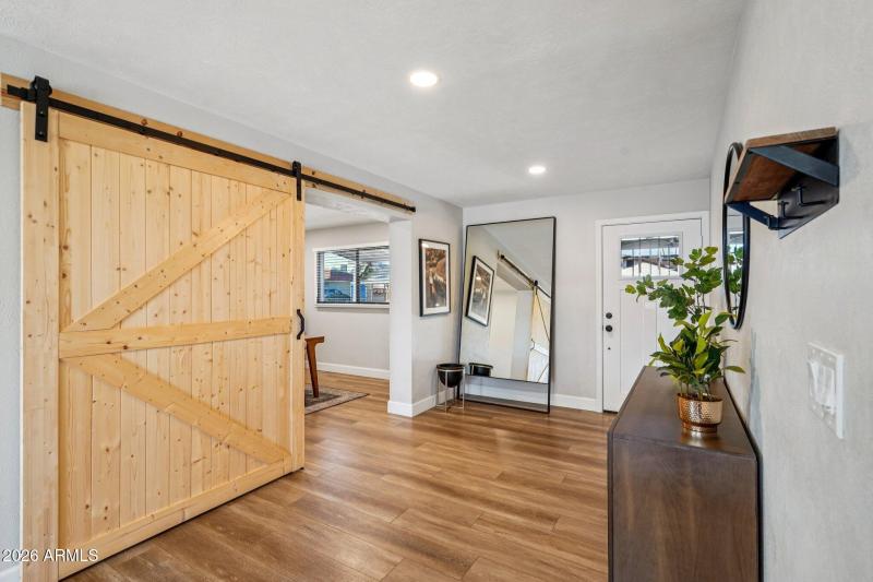 9-web-or-mls-E Wilshire Dr-S2002-009