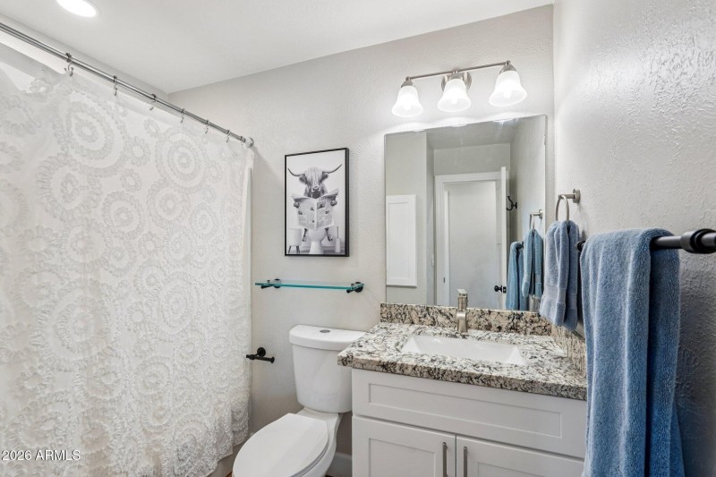 24-web-or-mls-E Wilshire Dr-S2002-024