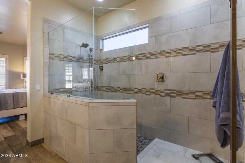 17 - Master Bath