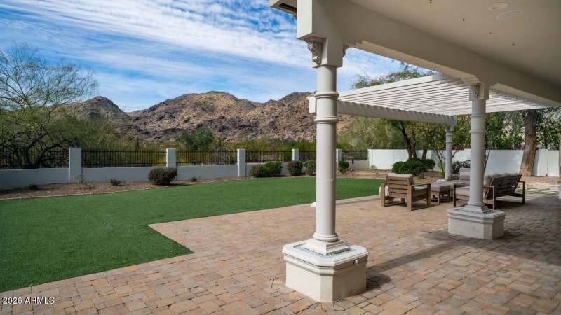 Oversized Backyard Stunning Views