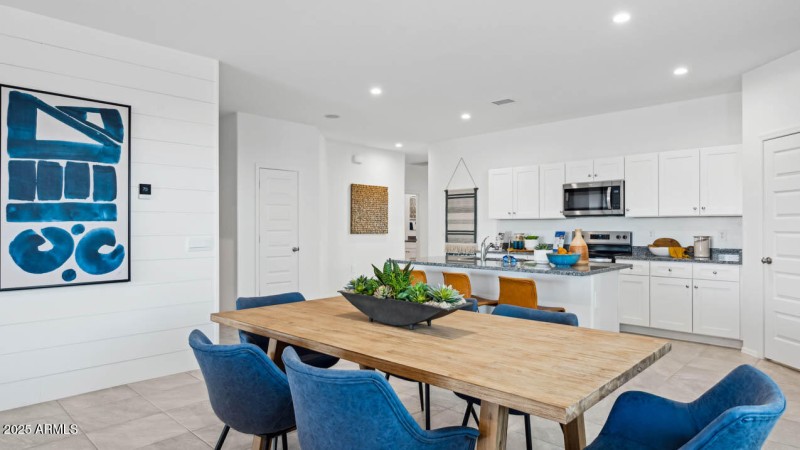 Photo is of model. Packages may vary.