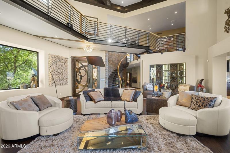 009_Entry to Formal Living