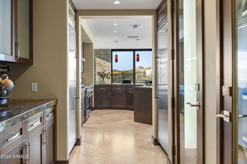 016_Butler's Pantry to Kitchen