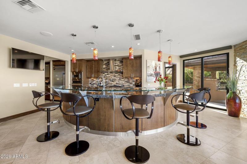 020_Breakfast Bar to Kitchen