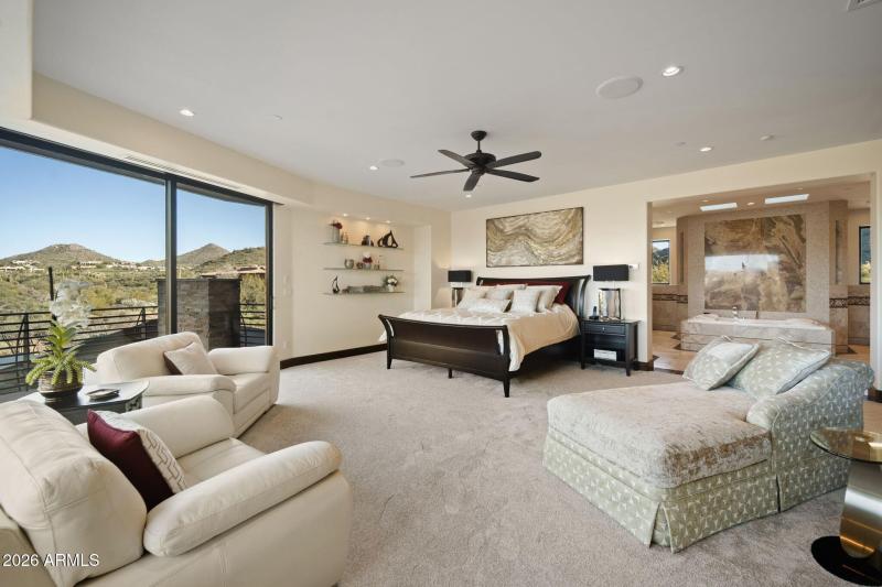 039_Primary Bedroom to Bath