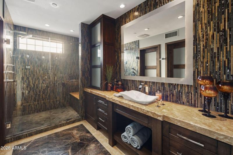 056_Guest Bed 3 Bath