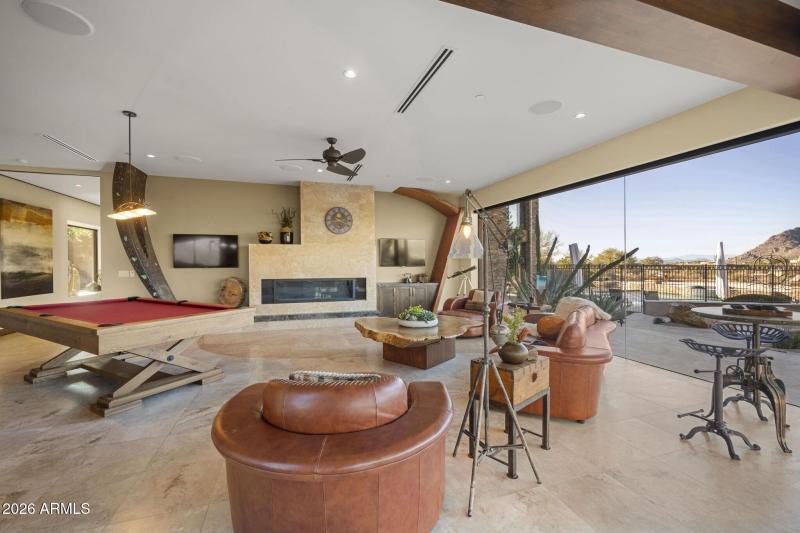 058_BarGame Room Detail