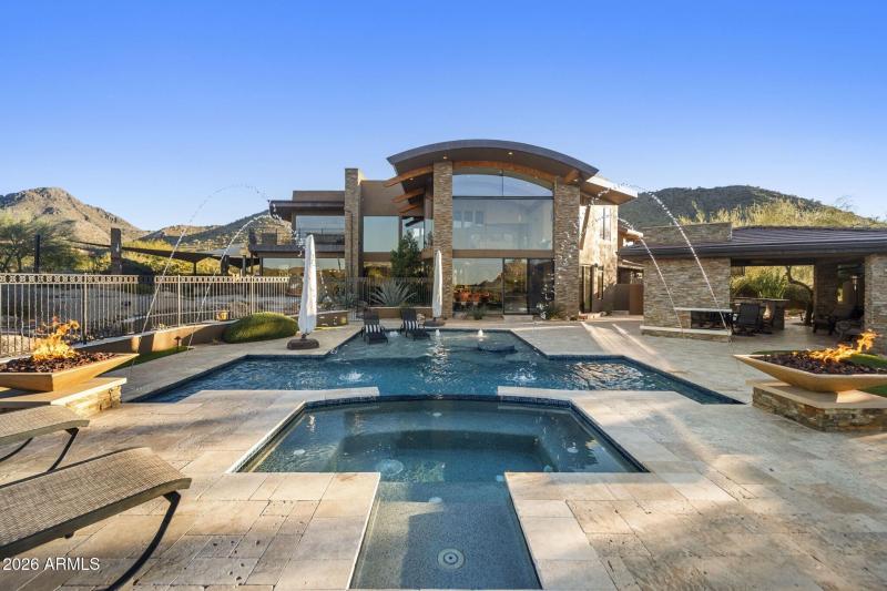 071_SpaPool to Rear Exterior