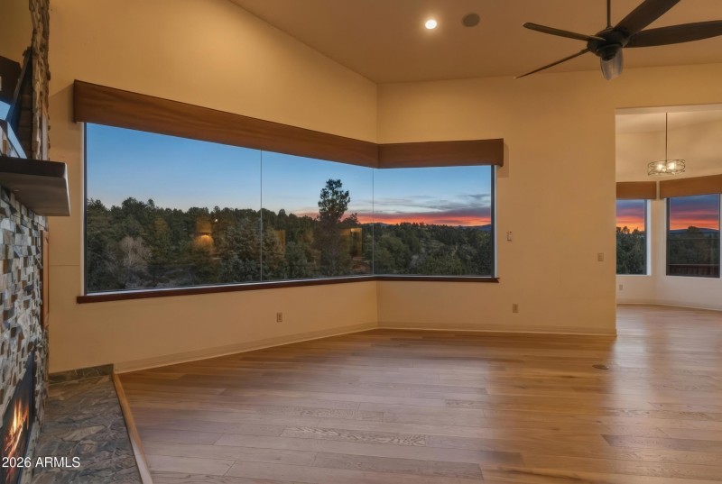 NKN_5823_twilight_b0bc1f31-e708-4ce4-a04