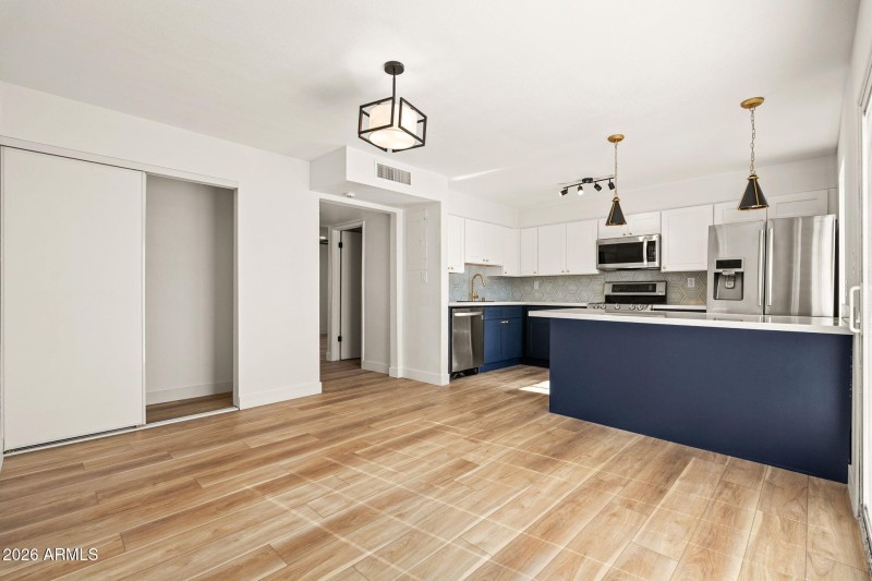 950 S Valencia Unit 14 - 08