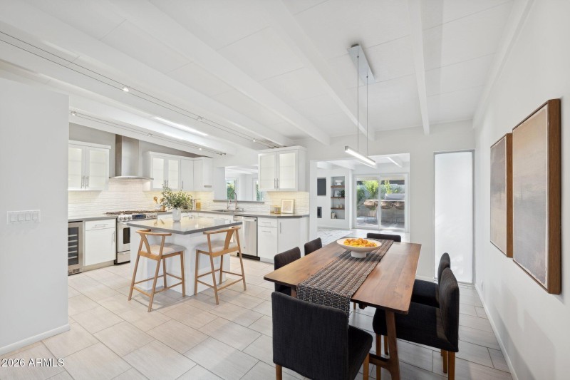 10-web-or-mls-5735-north-11th-st