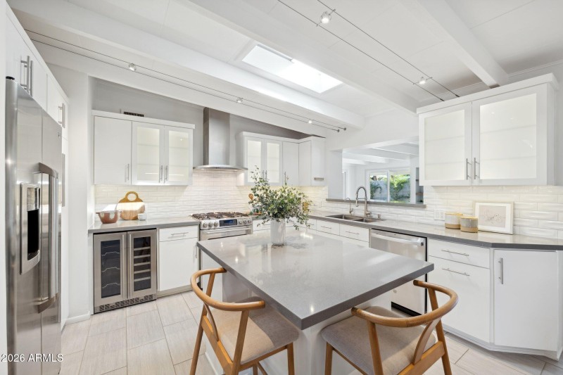 11-web-or-mls-5735-north-11th-st