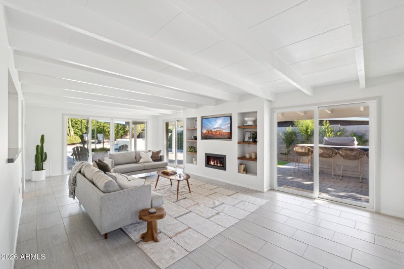 16-web-or-mls-5735-north-11th-st