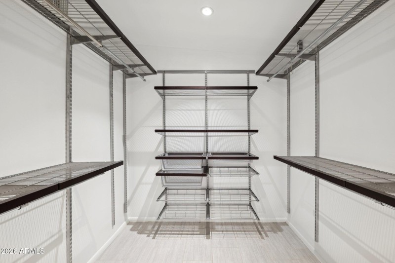 32-web-or-mls-5735-north-11th-st