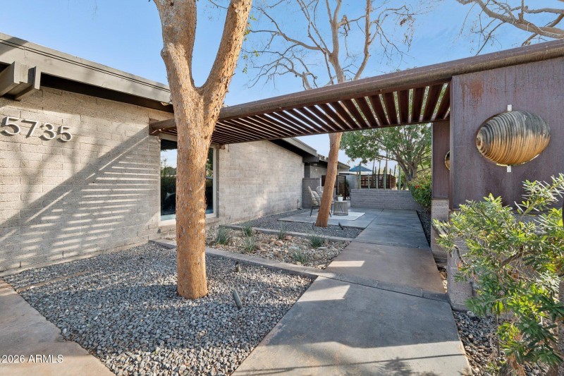 56-web-or-mls-5735-north-11th-st