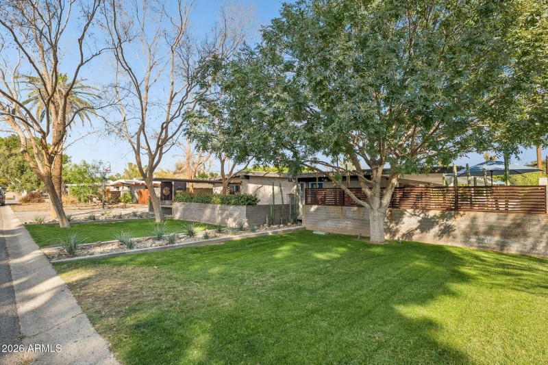 72-web-or-mls-5735-north-11th-st