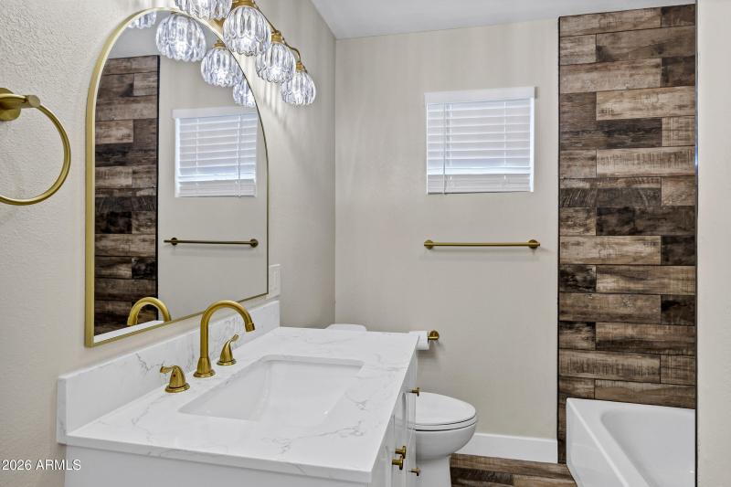 554 W Lincoln Ave-18