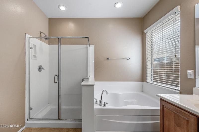 Seperate tub and shower