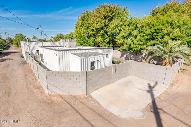 4513 C - Rear Building