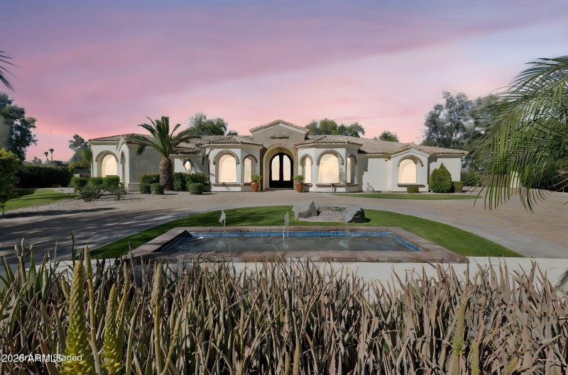 Front View (Twilight)