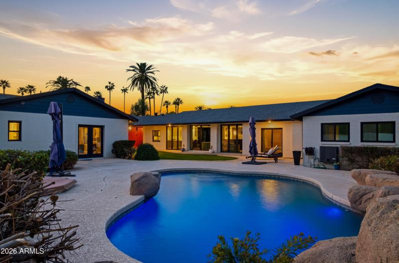 2939 n manor dr w-67