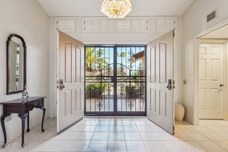 9-web-or-mls-W Springdale Dr-S2302-009